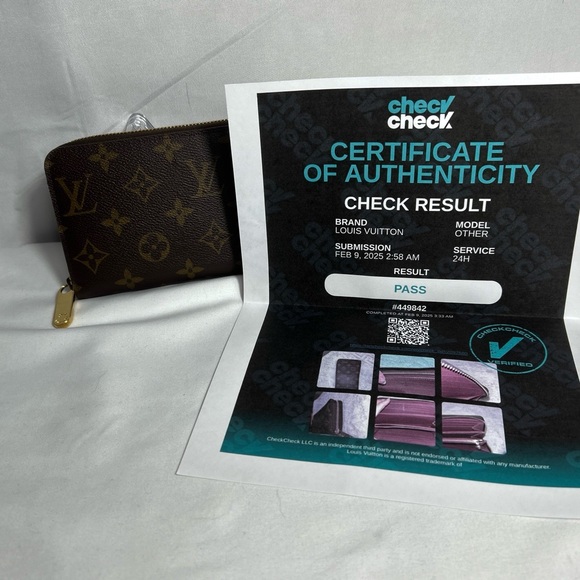 Louis Vuitton Zippy Wallet full size with authentication - Picture 16 of 16